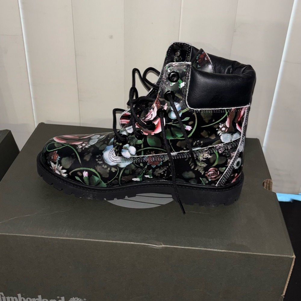 Timberland Black Floral Combat Boots - Picture 1 of 1